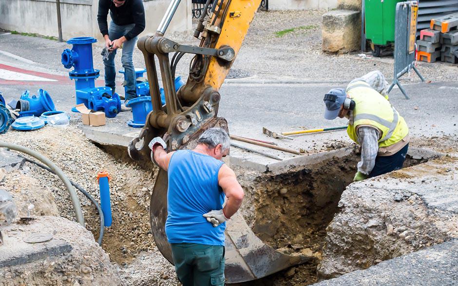 déboucher des toilettes avec une bouteille Magny-le-Hongre